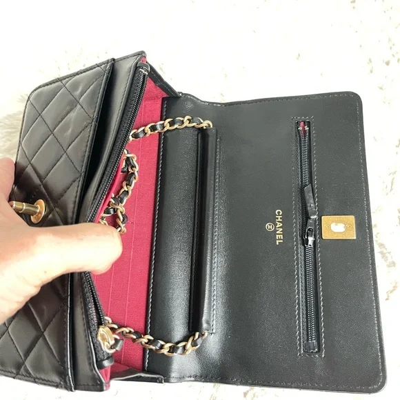 Chanel Quilted Lambskin Pearl Crown Clutch On Chain - Picture 16 of 16